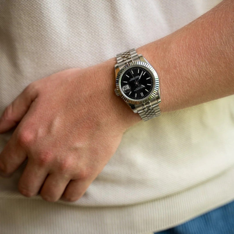 SEIKOJUST BLACK - Liam Poedagar